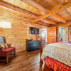 Отель Barenberg Cabin - Secluded Unobstructed Panoramic Smoky Mountains View with Two Master Suites, Loft , фото 5