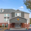 Отель La Quinta Inn & Suites by Wyndham Stonington-Mystic Area, фото 1