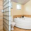 Отель 6 Person Holiday Home in Hovborg, фото 2