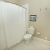 Отель Inlet Breeze Destin - Studio Home, фото 11