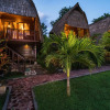Отель Abian Huts Dream Beach Lembongan, фото 21