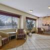 Отель Super 8 by Wyndham Deerfield/Northbrook, фото 14