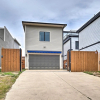 Отель Modern Indianapolis Home w/ Skyline Views, фото 17