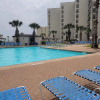 Отель Beachfront Resort * Heated Pool * Sleeps Heaps (Saida Royale 9039) by RedAwning, фото 14