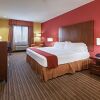 Отель Holiday Inn Express & Suites Cleveland, фото 3