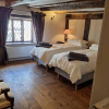 Отель Remarkable 4-bed Cottage in Cearleon, фото 4