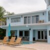 Отель Midnight Runner By Florida Keys Luxury Rentals в Айламораде
