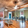 Отель Downtown Hereford Apartment: Dine, Shop + More!, фото 12