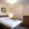 Отель ✰OnPoint - Spacious 2 Bed Apt - FREE Parking✰, фото 8