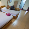 Отель Funky Monkey Guesthouse and Tour, фото 40