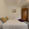 Отель Stresa Apartment With Private Access to Beach, фото 2