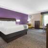 Отель La Quinta Inn & Suites by Wyndham Pearland - Houston South, фото 39