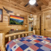 Отель Er101 - Heavenly Hideaway Great Location - Close To Town! 6 Bedroom Cabin by RedAwning, фото 13