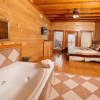 Отель Smoky Mountain Cinema - Six Bedroom Cabin, фото 14