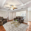 Отель The Southern Oasis 5-bedrooms A Location Sleeps 12, фото 2