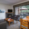 Отель Whistler Village Inn And Suites, фото 25