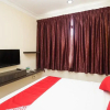 Отель T P Hotel by OYO Rooms, фото 16