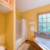 Отель Chipmunk Chase  2 Bedroom Home with Hot Tub, фото 5