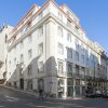 Отель ALTIDO Gorgeous 2-bed home, 3 mins from Lisbon Cathedral в Лиссабоне