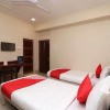 Отель OYO 7933 Hotel Trimurty International, фото 16