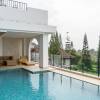 Отель Sunrise City View Villa 9 Bedrooms with a Heated Private Swimming Pool, фото 1