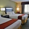 Отель Holiday Inn Express & Suites Center Township, an IHG Hotel, фото 2