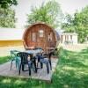 Отель Camping de Tournus - Drole de cabane, фото 4