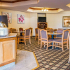 Отель Comfort Suites South Haven near I-96, фото 31