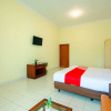 Отель RedDoorz Syariah near Alun Alun Wonosari, фото 12