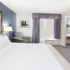 Отель Holiday Inn & Suites Chicago-Carol Stream (Wheaton), фото 3