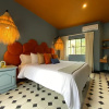 Отель Vibrant 3Bed Villa - A Deco Retreat, фото 15