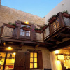 Отель Sanders Arsorama - Cute 1-bdr Apt w/ Shared Patio, фото 8