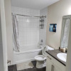 Отель Beautiful Three Bedroom House, фото 11