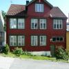 Отель Red Old House Tromsø Apartment в Тромсе