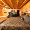 Отель Sweet Surrender - One Bedroom Cabin, фото 2