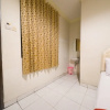 Отель RedDoorz Near Ambon Plaza, фото 19