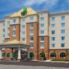 Отель Holiday Inn Express Hotel & Suites CLARINGTON - BOWMANVILLE, an IHG Hotel в Боуманвилле