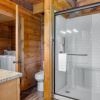 Отель Dudley IV by Avantstay Cosy Cabin w/ Hot Tub & Sweeping Views, фото 11
