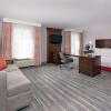 Отель Hampton Inn & Suites Orlando Airport @ Gateway Village, фото 5