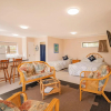 Отель The Olive Grove Retreat - Matarangi Holiday Unit, фото 12