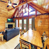 Отель Black Bear Falls Cabin 2 Bedrooms 2 Bathrooms Cabin, фото 10