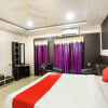 Отель Capital O 61018 Sri Krishna Guest House, фото 4