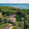 Отель Small House a Stone's Throw From the sea, фото 15