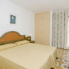 Отель Apartamentos Bon Lloc, фото 2