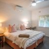 Отель Kwa Thibi Cottage Sleeps 14, фото 3