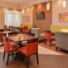 Отель Holiday Inn Express and Suites Indianapolis W- Airport Area, an IHG Hotel, фото 30