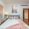 Отель Marco Polo - Stunning Getaway in Condo with Lake and City Views, фото 4