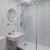 Отель 1BR Flat Ideally Located In Zone 2, Fits 3, фото 9