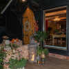 Отель Unique Luxury Cabin Next to Ancient Woodland, фото 1