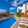 Отель Sunshine Villa with Private Pool, фото 11